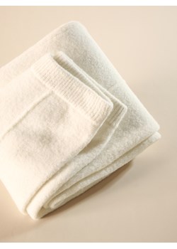 Reserved - Dzianinowe spodnie z domieszką wełny - złamana biel ze sklepu Reserved w kategorii Spodnie dziewczęce - zdjęcie 189263230