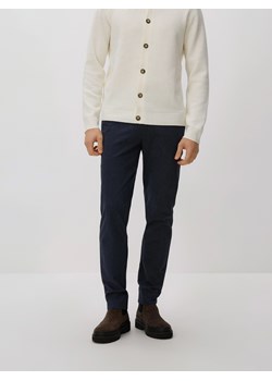 Reserved - Spodnie chino slim fit - granatowy ze sklepu Reserved w kategorii Spodnie męskie - zdjęcie 189263443