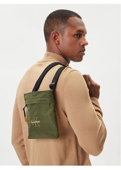 Saszetka Calvin Klein Bold Flatpack LV04D3178G Zielony ze sklepu eobuwie.pl w kategorii Saszetki - zdjęcie 189264913