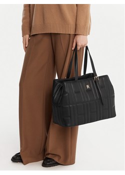 Torebka Tommy Hilfiger Th Feminine Tote AW0AW17452 Czarny ze sklepu eobuwie.pl w kategorii Kuferki - zdjęcie 189264973