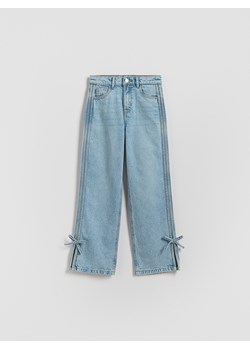 Reserved - Jeansy straight z kokardkami - niebieski ze sklepu Reserved w kategorii Spodnie dziewczęce - zdjęcie 189270534