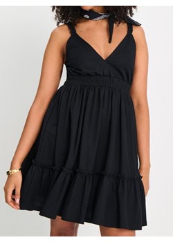 Sinsay - Sukienka mini z wiskozą - czarny ze sklepu Sinsay w kategorii Sukienki - zdjęcie 189272982