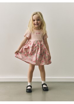 Reserved - Bawełniana sukienka - pastelowy róż ze sklepu Reserved w kategorii Sukienki dziewczęce - zdjęcie 189275032