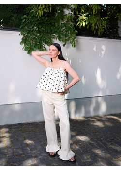 Reserved - Jeansy z falbankami - kremowy ze sklepu Reserved w kategorii Jeansy damskie - zdjęcie 189275360