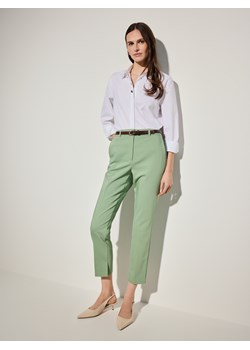 Mohito - Zielone spodnie z paskiem - oliwkowy ze sklepu Mohito w kategorii Spodnie damskie - zdjęcie 189276364