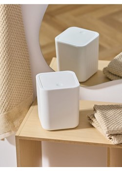 Sinsay - Kosz na śmieci - biały ze sklepu Sinsay w kategorii Kosze na śmieci - zdjęcie 189288833