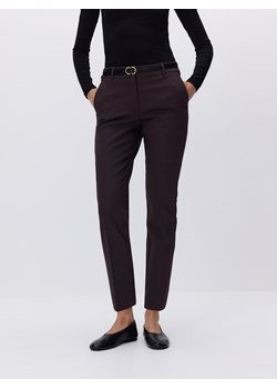 Reserved - Spodnie cygaretki z paskiem - ciemnobrązowy ze sklepu Reserved w kategorii Spodnie damskie - zdjęcie 189304192