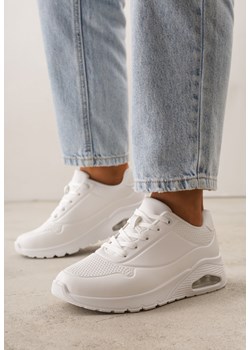 Białe Sneakersy na Grubej Podesziwe Ozdobione Przezroczystą Wstawką Riosanna ze sklepu born2be.pl w kategorii Buty sportowe damskie - zdjęcie 189305052