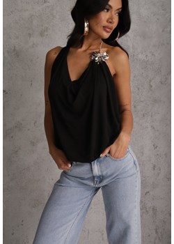 Czarny Marszczony Top Halter z Łańcuszkiem i Kwiatem Przy Dekolcie Idivanna ze sklepu renee.pl w kategorii Bluzki damskie - zdjęcie 189309164