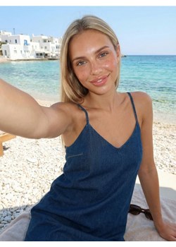 Sinsay - Jeansowa sukienka mini - granatowy ze sklepu Sinsay w kategorii Sukienki - zdjęcie 189310193