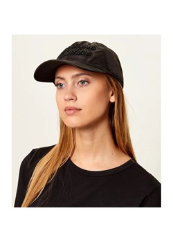 Versace Jeans Couture Satynowa bejsbolówka ze sklepu Gomez Fashion Store w kategorii Czapki z daszkiem damskie - zdjęcie 189311932