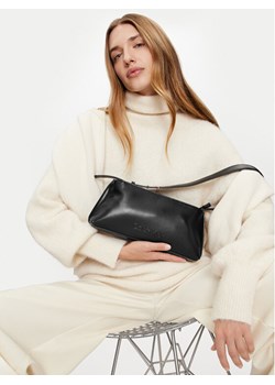Calvin Klein Torebka Embossed Logo K60K612550 Czarny ze sklepu MODIVO w kategorii Torebki damskie - zdjęcie 189312184