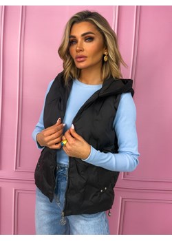 KAMIZELKA Z DZIANINOWYM KAPTUREM I ŚCIAGACZEM NA DOLE- CZARNA ze sklepu olika.com.pl w kategorii Kamizelki damskie - zdjęcie 189315541