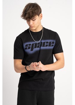 Czarny t-shirt REGULAR z nadrukiem z przodu, Rozmiar - 146, Kolor - Czarny ze sklepu REPORTER w kategorii T-shirty chłopięce - zdjęcie 189316602