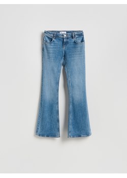 Reserved - Jeansy flare z niskim stanem - niebieski ze sklepu Reserved w kategorii Jeansy damskie - zdjęcie 189317282