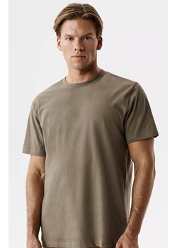 Atlantic bawełniany t-shirt męski NMT-033-BEŻOWY CIEMNY, Kolor beżowy, Rozmiar M, ATLANTIC ze sklepu Primodo w kategorii T-shirty męskie - zdjęcie 189319711