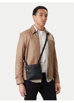 Calvin Klein Saszetka Emblem Emboss Slim Flatpack LV04D3370G Czarny ze sklepu MODIVO w kategorii Torby męskie - zdjęcie 189322724