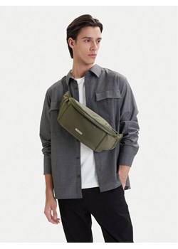 Calvin Klein Nerka Sleek Waistbag Sling LV04D3148G Zielony ze sklepu MODIVO w kategorii Nerki - zdjęcie 189322770
