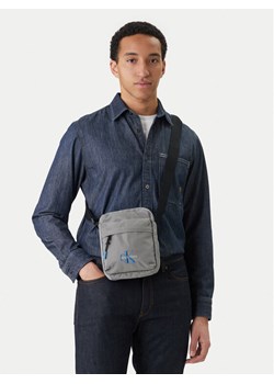 Calvin Klein Saszetka Bold Reporter LV04D3421G Szary ze sklepu MODIVO w kategorii Torby męskie - zdjęcie 189322810