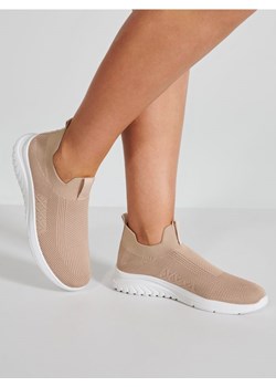 Sinsay - Wsuwane sneakersy - beżowy ze sklepu Sinsay w kategorii Balerinki - zdjęcie 189342191