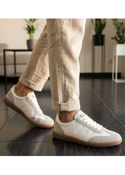 Sznurowane białe trampki halówki /E9-2 18856 T383/ ze sklepu Pantofelek24.pl w kategorii Trampki męskie - zdjęcie 189342304