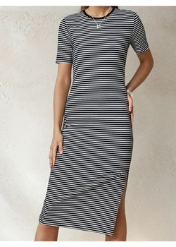 Sinsay - Sukienka w paski - wielobarwny ze sklepu Sinsay w kategorii Sukienki - zdjęcie 189342600