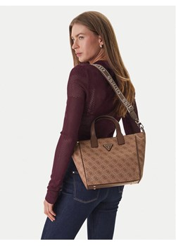 Torebka Guess Follie Travel TWLB96 76019 Beżowy ze sklepu eobuwie.pl w kategorii Kuferki - zdjęcie 189346690