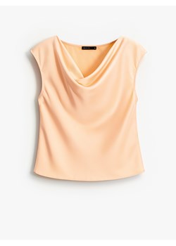 Mohito - Brzoskwiniowa satynowa bluzka - brzoskwiniowy ze sklepu Mohito w kategorii Bluzki damskie - zdjęcie 189347924