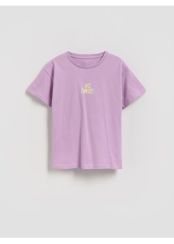 Reserved - Bawełniany t-shirt z nadrukiem - fioletowy ze sklepu Reserved w kategorii Bluzki dziewczęce - zdjęcie 189348381