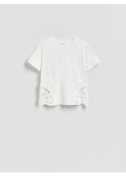 Reserved - T-shirt z ażurową wstawką - biały ze sklepu Reserved w kategorii Bluzki damskie - zdjęcie 189362904