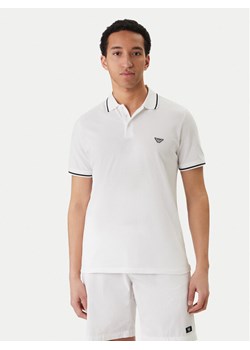 Emporio Armani Polo EM001380 AF20424 U0002 Biały Regular Fit ze sklepu MODIVO w kategorii T-shirty męskie - zdjęcie 189370700