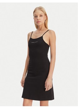 Tommy Jeans Sukienka codzienna Linear DW0DW22338 Czarny Slim Fit ze sklepu MODIVO w kategorii Sukienki - zdjęcie 189370704
