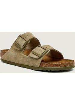 Birkenstock Klapki Arizona | narrow fit | zamsz ze sklepu Gomez Fashion Store w kategorii Klapki damskie - zdjęcie 189372714