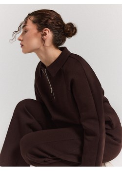 Mohito - Brązowa bluza z kołnierzykiem - ciemnobrązowy ze sklepu Mohito w kategorii Bluzy damskie - zdjęcie 189373814