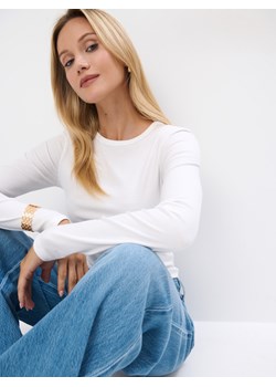 Mohito - Dopasowana biała bluzka - biały ze sklepu Mohito w kategorii Bluzki damskie - zdjęcie 189383191