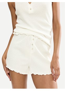 Triumph Szorty piżamowe Mix & Match 10227205 Biały Regular Fit ze sklepu MODIVO w kategorii Piżamy damskie - zdjęcie 189387442