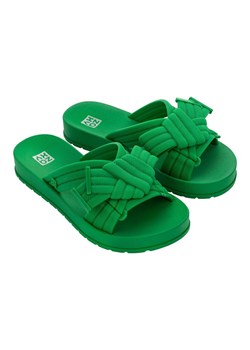 zaxy Klapki "Urbana" w kolorze zielonym ze sklepu Limango Polska w kategorii Klapki damskie - zdjęcie 189393731