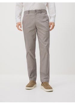 Reserved - Spodnie chino carrot - beżowy ze sklepu Reserved w kategorii Spodnie męskie - zdjęcie 189398311