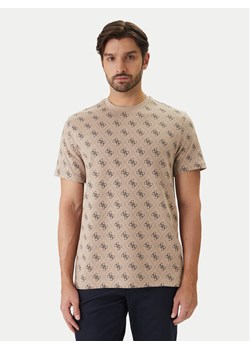 Guess T-Shirt M6GP34 K3200 Beżowy Relaxed Fit ze sklepu MODIVO w kategorii T-shirty męskie - zdjęcie 189406593