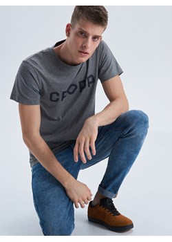 Cropp - Koszulka z nadrukiem Cropp - jasny szary ze sklepu Cropp w kategorii T-shirty męskie - zdjęcie 63341404