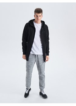 Cropp - Spodnie o kroju sport jogger - jasny szary ze sklepu Cropp w kategorii Spodnie męskie - zdjęcie 63533874