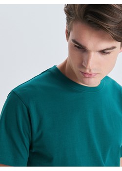 Cropp - Gładka koszulka BASIC - zielony ze sklepu Cropp w kategorii T-shirty męskie - zdjęcie 63533900