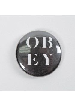Przypinka Obey 