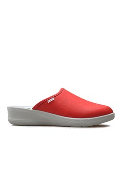 Klapki Inblu 50-33 Czerwone ze sklepu Arturo-obuwie w kategorii Klapki damskie - zdjęcie 66628451