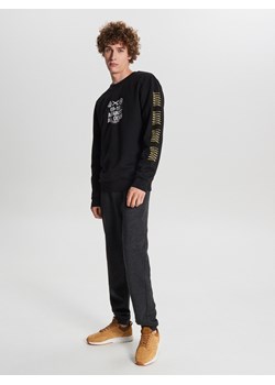 Cropp bluza męska z napisem na jesień 