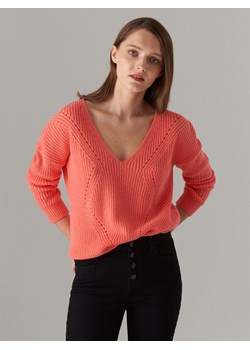 Sweter damski Mohito casual gładki w serek 