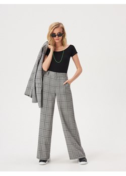 Bluzka damska Sinsay casual czarna z okrągłym dekoltem 