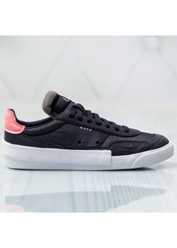 Granatowe trampki męskie nike, wiosna 2020 w Domodi Granatowe trampki męskie nike, wiosna 2020 w Domodi