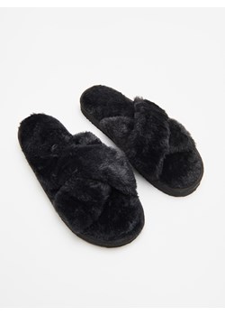 Kapcie damskie Cropp czarne bez wzorów 