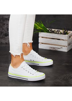 Białe trampki damskie Royalfashion.pl na wiosnę bez wzorów sznurowane 